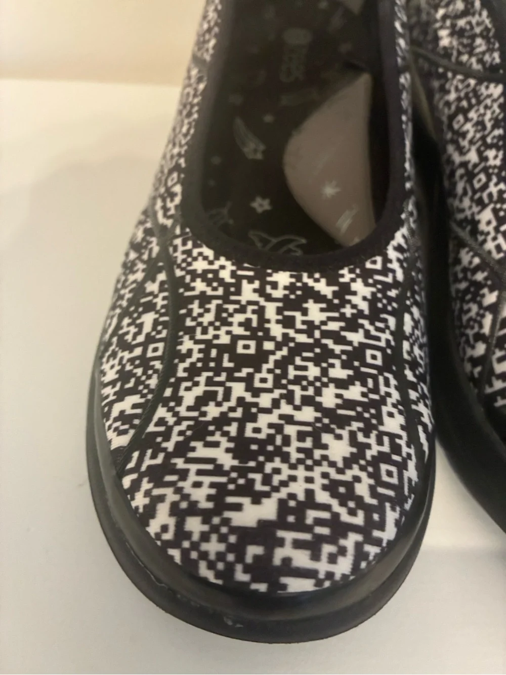 Bzees Shoes women’s sneakers slip ons size 9